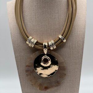 Shell Pendant Necklace